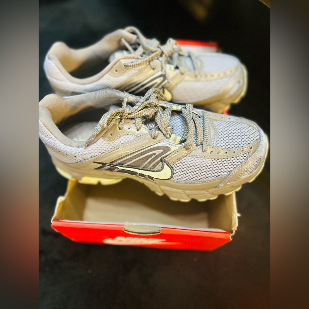New Women’s Nike AirMax Moto 2K
Color: Cave Stone/Olive Aura
Size: 9